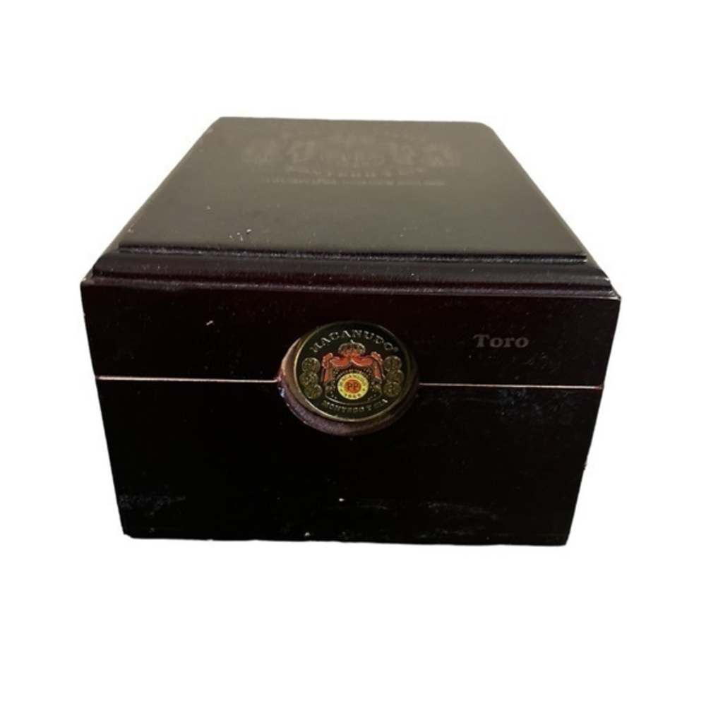Cigar box Macando Cigars